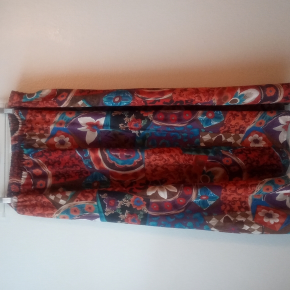 Maggie Barnes Skirt Set - Picture 8 of 12